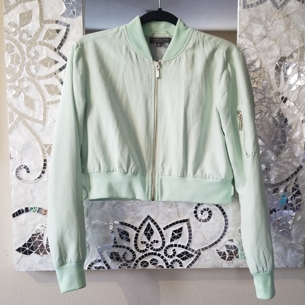 Like New Crop Cargo Jacket Small